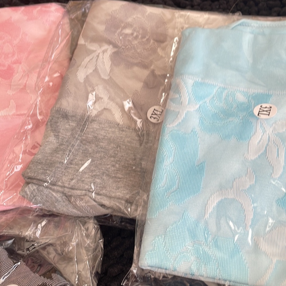 7 pairs of underwear size 3 xl pink grey blue red tan and black. - Picture 3 of 7